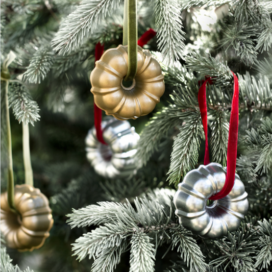 Bundt Classic Ornament